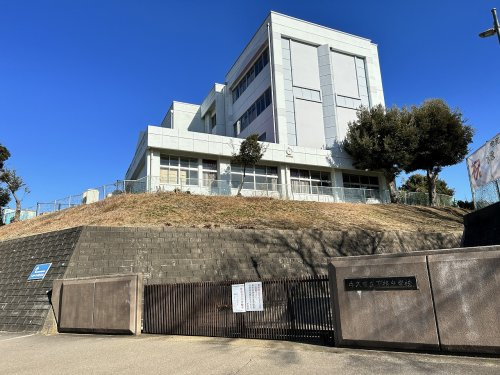 【中学校】牛久市立下根中学校まで1305ｍ