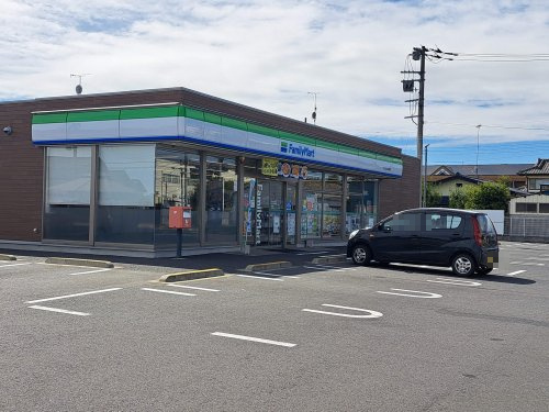 【コンビニエンスストア】ファミリーマートひたちなか足崎店まで1203ｍ