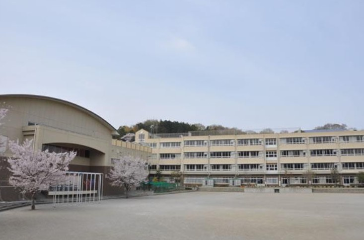 【小学校】川崎市立東柿生小学校まで429ｍ