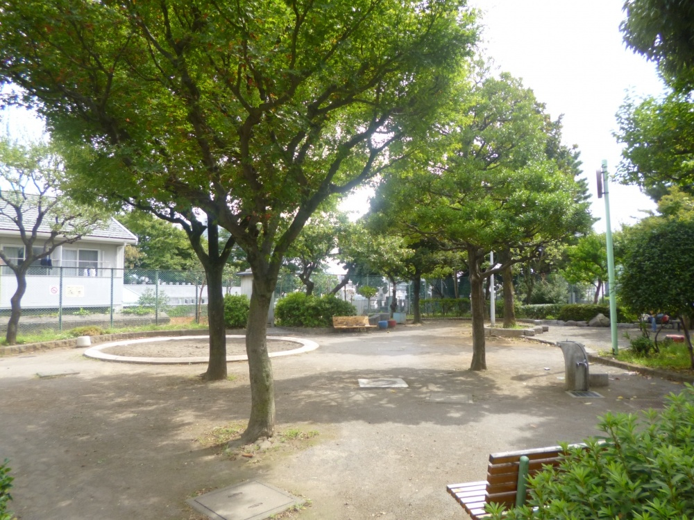 【公園】小日向公園まで335ｍ