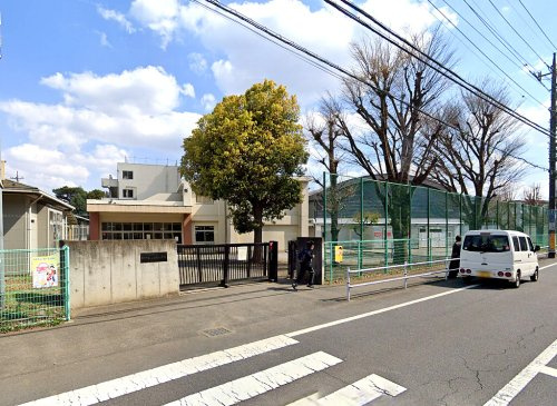 【小学校】調布市立上ノ原小学校まで636ｍ