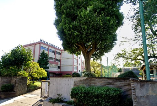 【中学校】調布市立神代中学校まで627ｍ