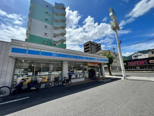 【コンビニエンスストア】ローソン　灘烏帽子町一丁目店まで342ｍ