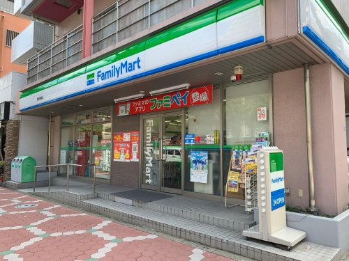 【コンビニエンスストア】ファミリーマート　亀戸駅南店まで196ｍ