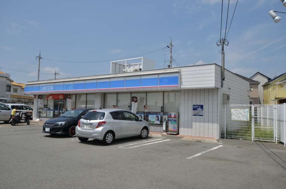 【コンビニエンスストア】ローソン川西萩原1丁目店まで674ｍ