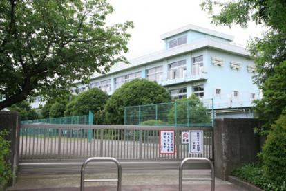 【小学校】緑ヶ丘小学校まで631ｍ