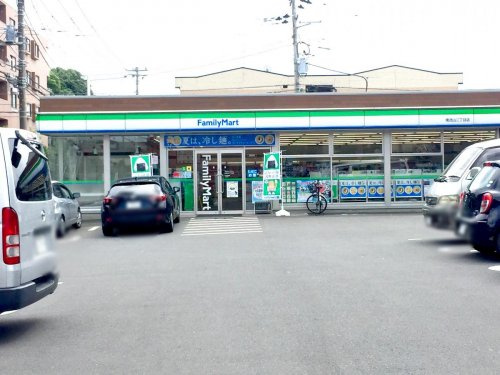 【コンビニエンスストア】ファミリーマート　南流山二丁目店まで564ｍ