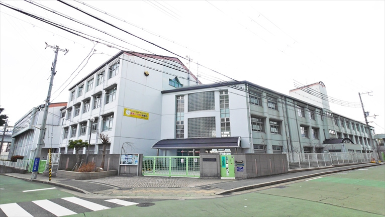 【小学校】西郷小学校まで878ｍ