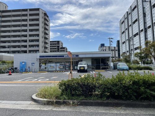 【コンビニエンスストア】ローソン　芦屋新浜町店まで680ｍ