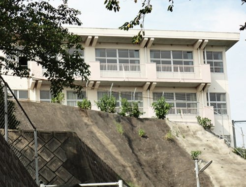 【中学校】北九州市立南小倉中学校まで1464ｍ
