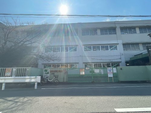 【小学校】泉大津市立上條小学校まで575ｍ