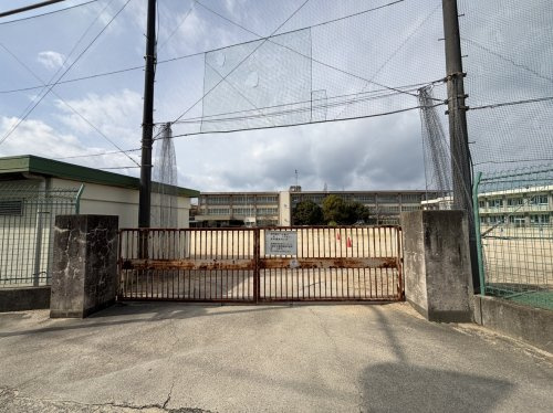 【小学校】貝塚市立西小学校まで1256ｍ
