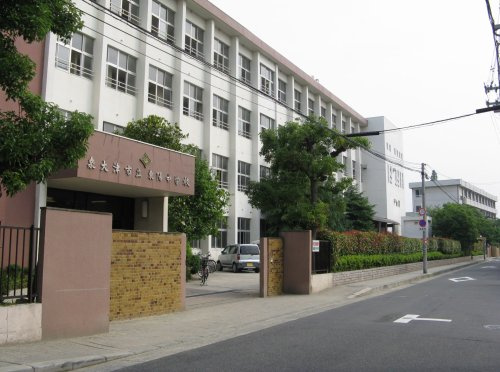 【中学校】泉大津市立東陽中学校まで423ｍ