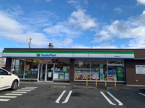 【コンビニエンスストア】ファミリーマート　甲西梅影町店まで2113ｍ