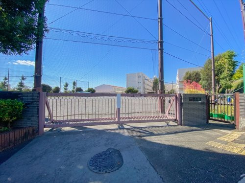 【小学校】横浜市立美しが丘小学校まで592ｍ