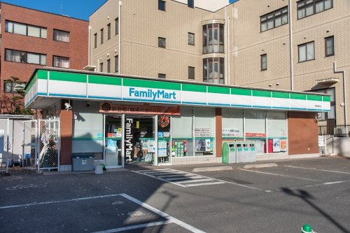 【コンビニエンスストア】ファミリーマート　秀栄館町店まで1993ｍ