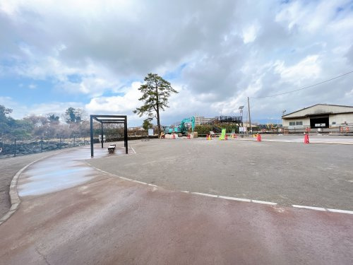【公園】鮎壺広場まで900ｍ
