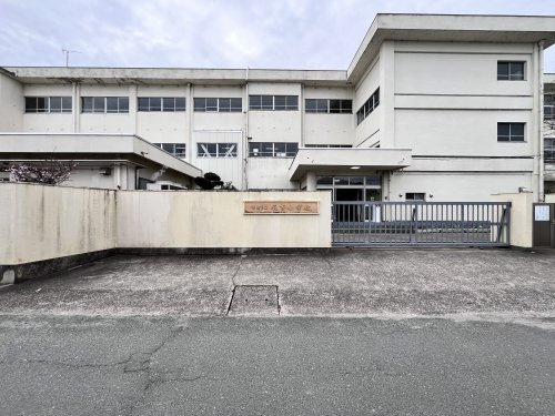 【小学校】奈良市立辰市小学校まで756ｍ