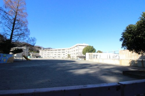 【小学校】鷹取小学校まで745ｍ