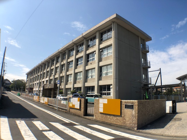 【中学校】鷹取中学校まで232ｍ