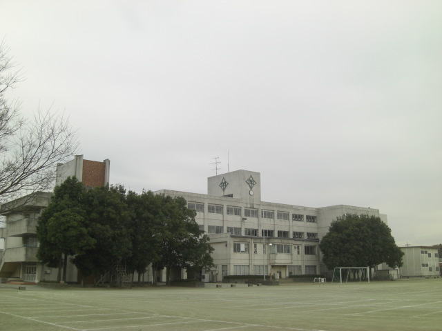 【中学校】吉見町立吉見中学校まで3933ｍ