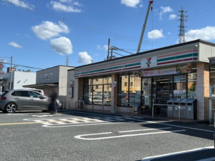 【コンビニエンスストア】セブンイレブン　大阪狭山草沢店まで669ｍ