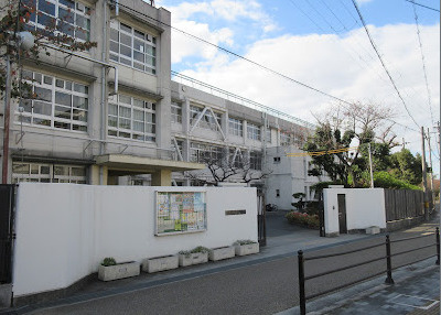 【中学校】東大阪市立金岡中学校まで403ｍ