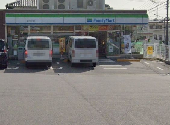 【コンビニエンスストア】ファミリーマート　太子二丁目店まで889ｍ