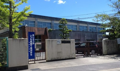 【小学校】小牧市立本庄小学校まで283ｍ