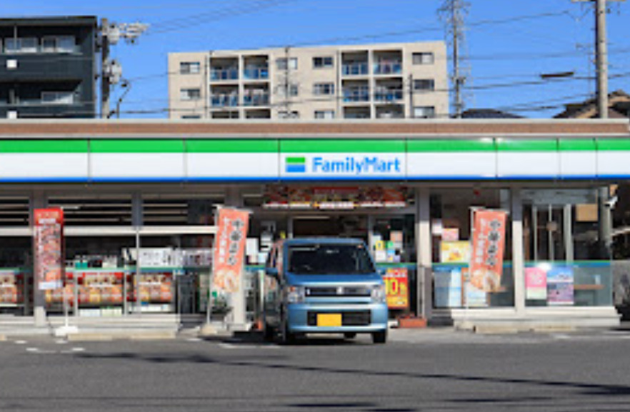【コンビニエンスストア】ファミリーマート　小牧文津店まで865ｍ