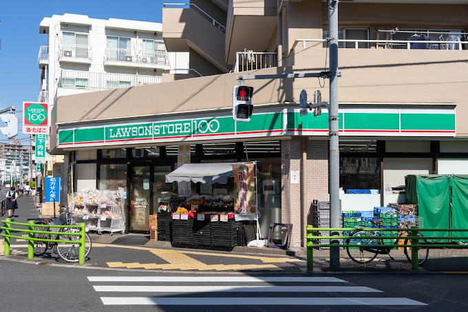 【コンビニエンスストア】ローソンストア100　LS葛飾青戸八丁目店まで720ｍ
