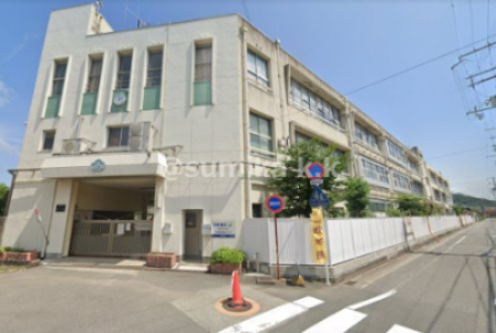【小学校】和歌山市立高松小学校まで826ｍ