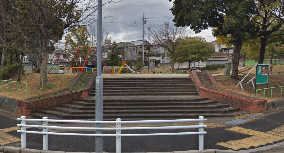 【公園】小坂公園まで288ｍ