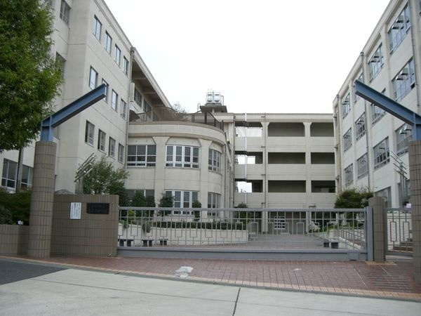 【中学校】左京山中学校まで2000ｍ