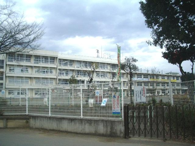 【小学校】桶川市立桶川東小学校まで741ｍ