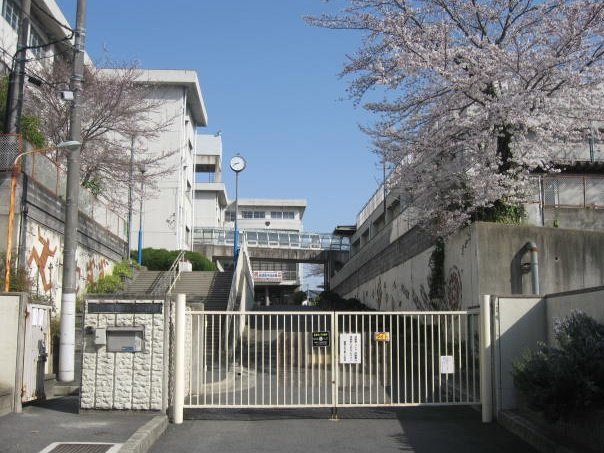 【中学校】寝屋川市立第十中学校まで960ｍ