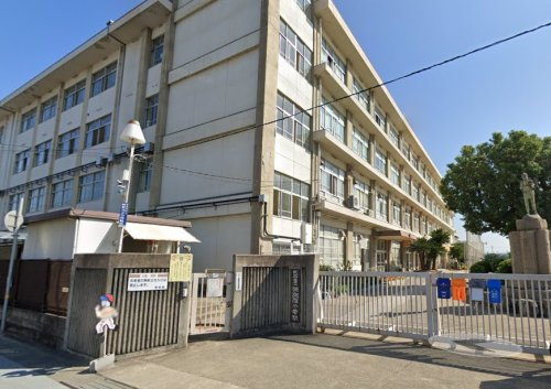 【小学校】姫路市立英賀保小学校まで592ｍ