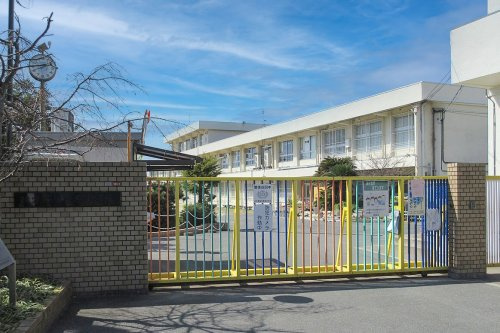【小学校】枚方市立菅原小学校まで523ｍ