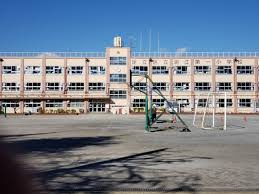 【小学校】足立区立渕江第一小学校まで875ｍ