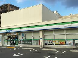 【コンビニエンスストア】ファミリーマート　東保木間二丁目店まで630ｍ