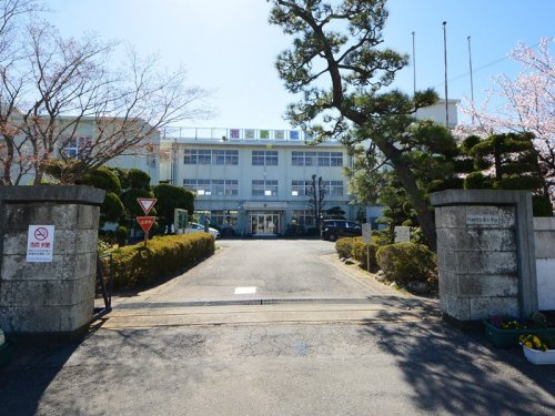 【小学校】行田市立東小学校まで560ｍ
