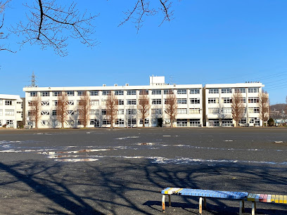 【中学校】多摩市立和田中学校まで557ｍ