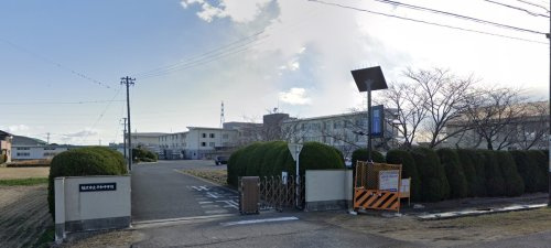 【中学校】稲沢市立平和中学校まで818ｍ