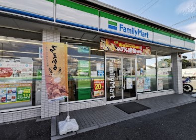 【コンビニエンスストア】ファミリーマート　稲沢平和平池店まで1091ｍ