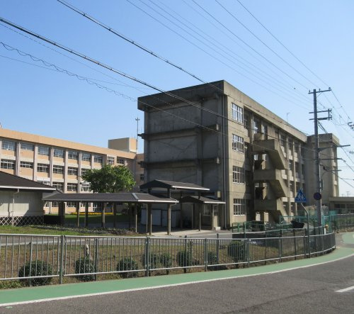 【中学校】明石市立朝霧中学校まで1395ｍ