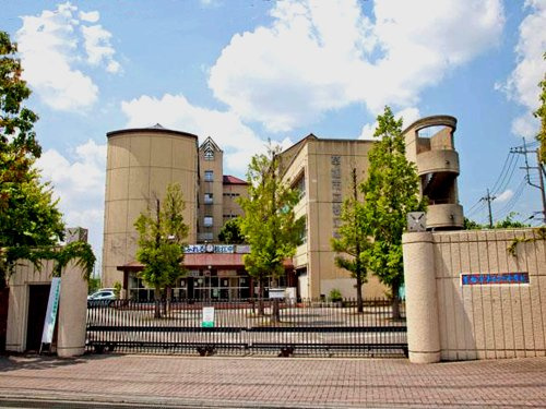 【中学校】草加市立松江中学校まで550ｍ