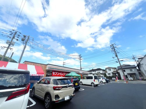 【コンビニエンスストア】セブンイレブン　広島安佐町久地店まで684ｍ