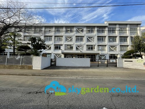【中学校】藤沢市立秋葉台中学校まで606ｍ