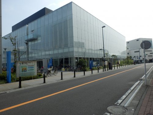 【その他】逗子市立図書館まで1611ｍ