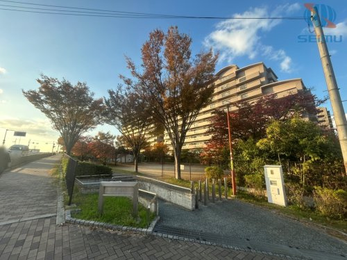 【公園】学園町公園まで592ｍ